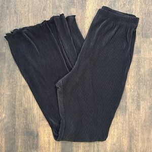 Davi & Dani Plisse Lettuce Hem Flare Pants Black